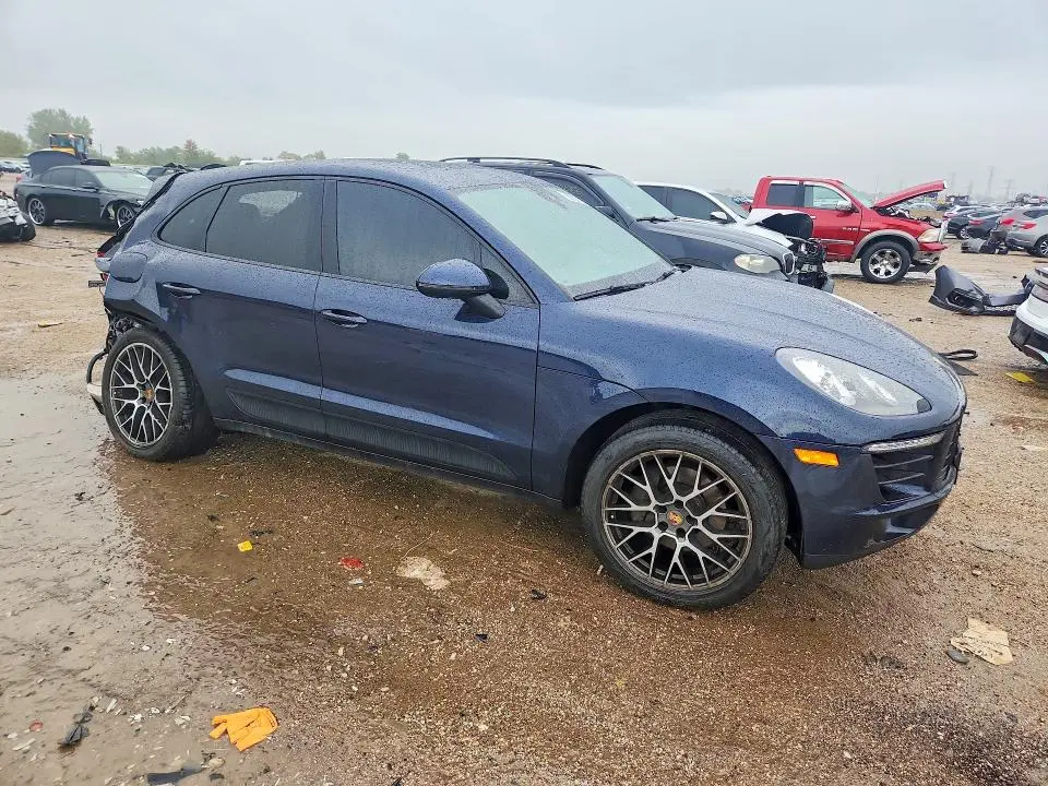 2018 PORSCHE MACAN   