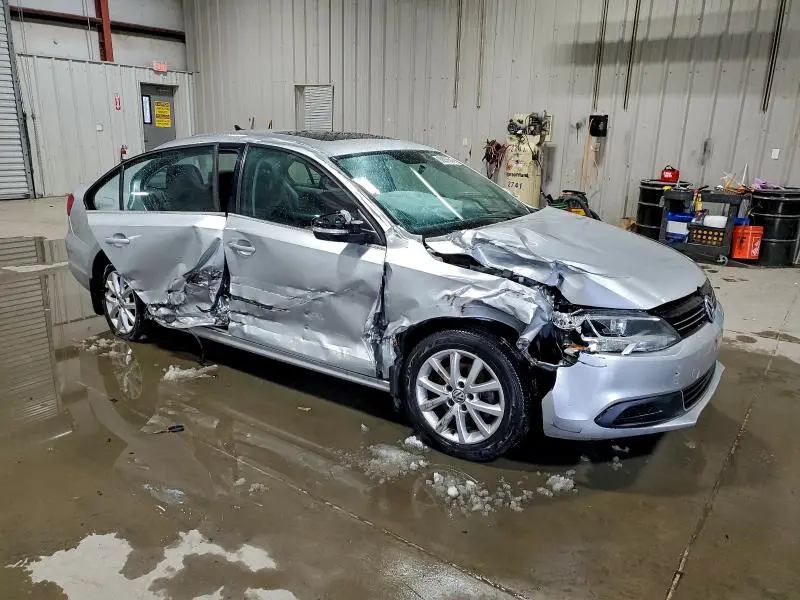 2013 VOLKSWAGEN JETTA SE  