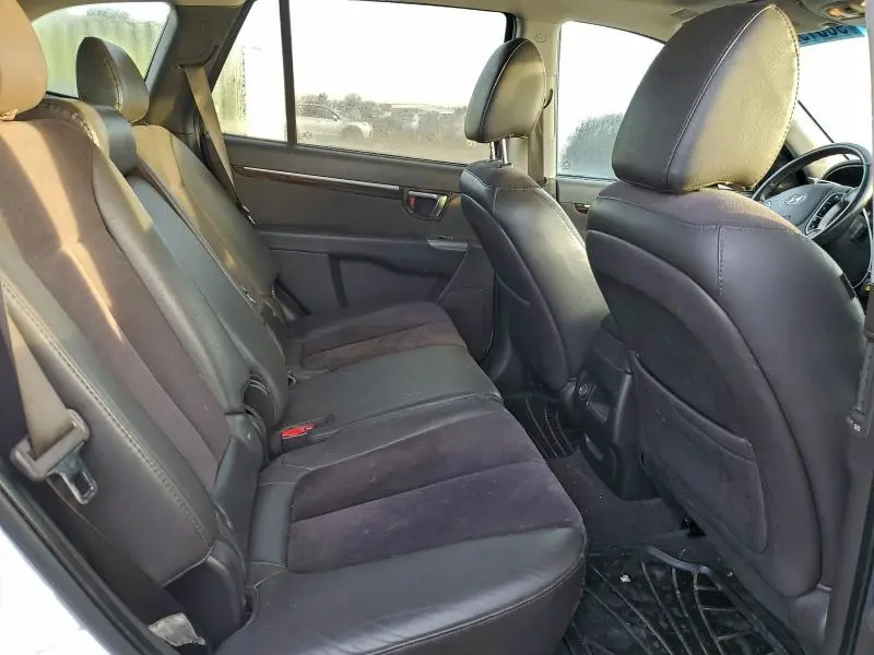 2011 HYUNDAI SANTA FE SE  