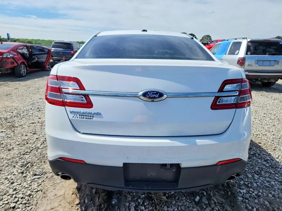 2015 FORD TAURUS SE  