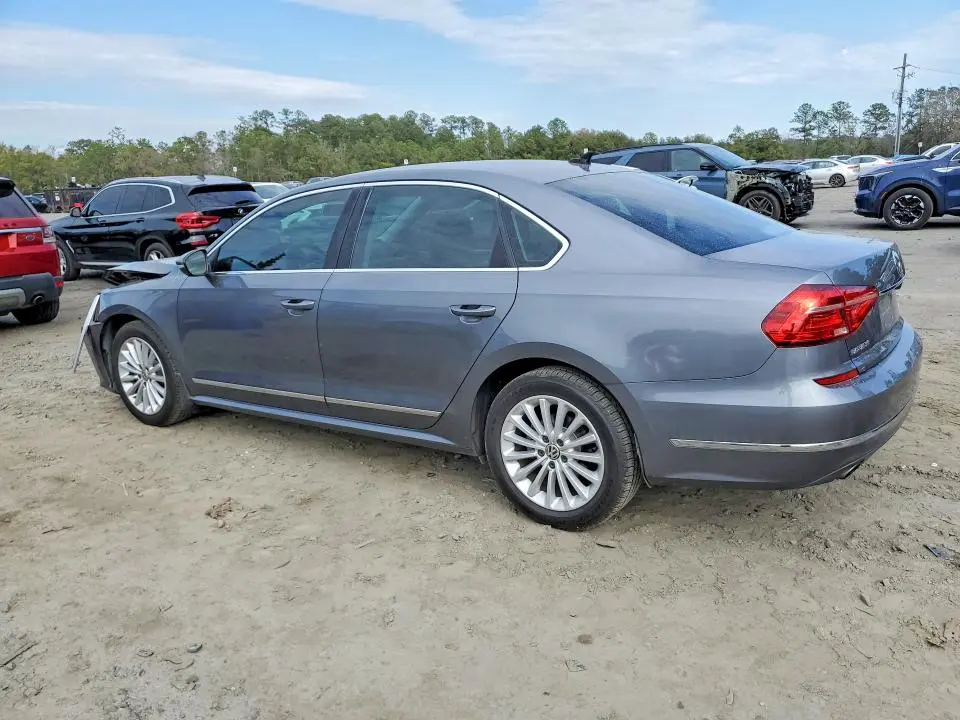 2016 VOLKSWAGEN PASSAT SE  