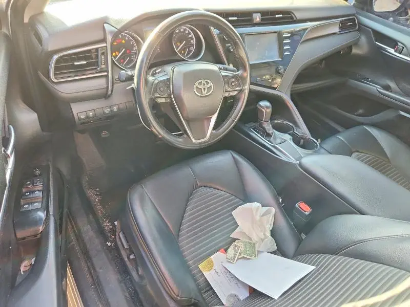 2019 TOYOTA CAMRY SE  