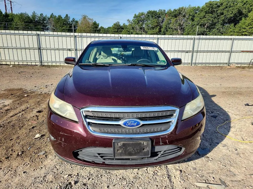 2011 FORD TAURUS SEL  