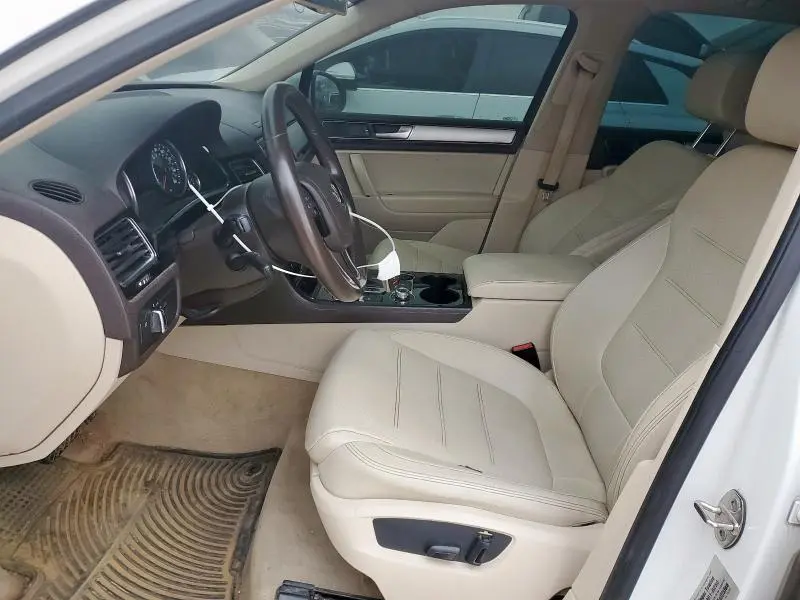 2016 VOLKSWAGEN TOUAREG SPORT  