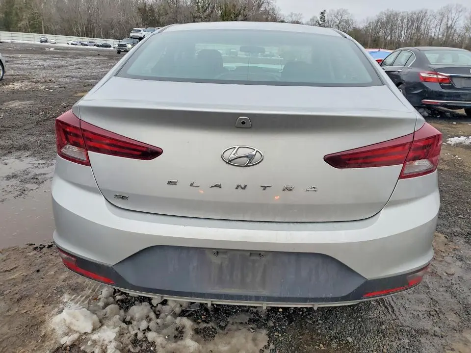 2019 HYUNDAI ELANTRA SE  