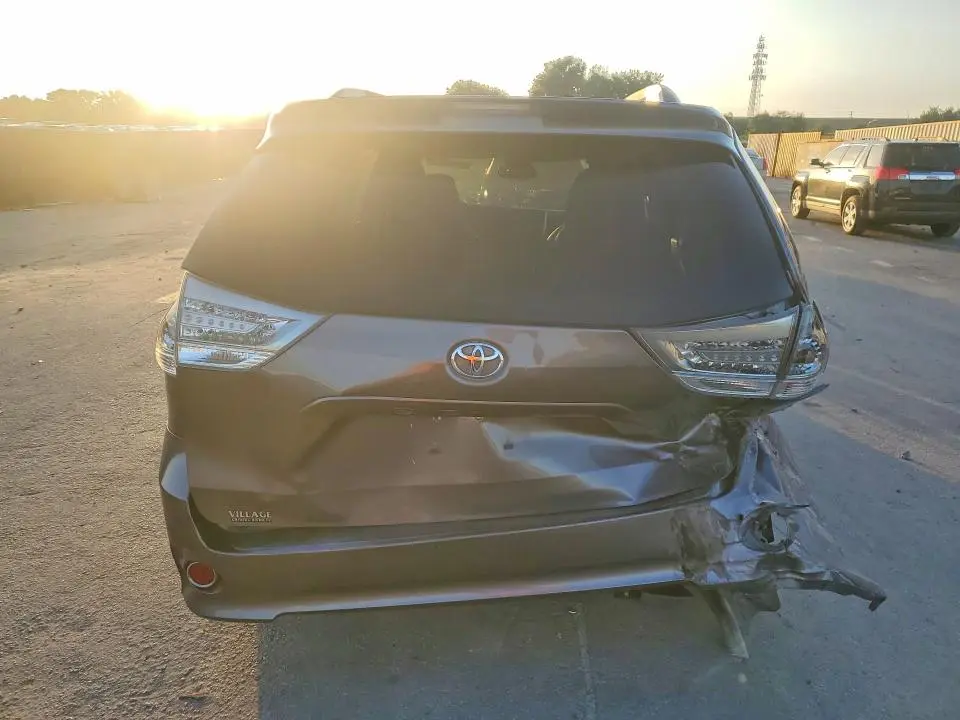 2015 TOYOTA SIENNA SPORT  