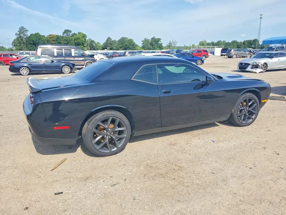 2021 DODGE CHALLENGER SXT  