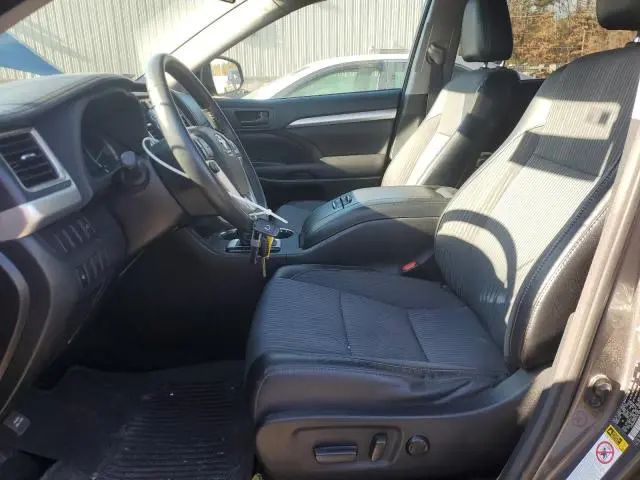 2016 TOYOTA HIGHLANDER LE