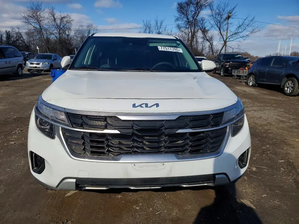 2024 KIA SELTOS LX  
