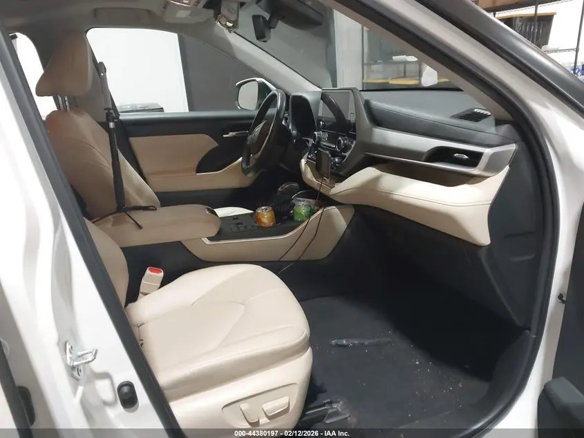 2023 TOYOTA HIGHLANDER HYBRID XLE