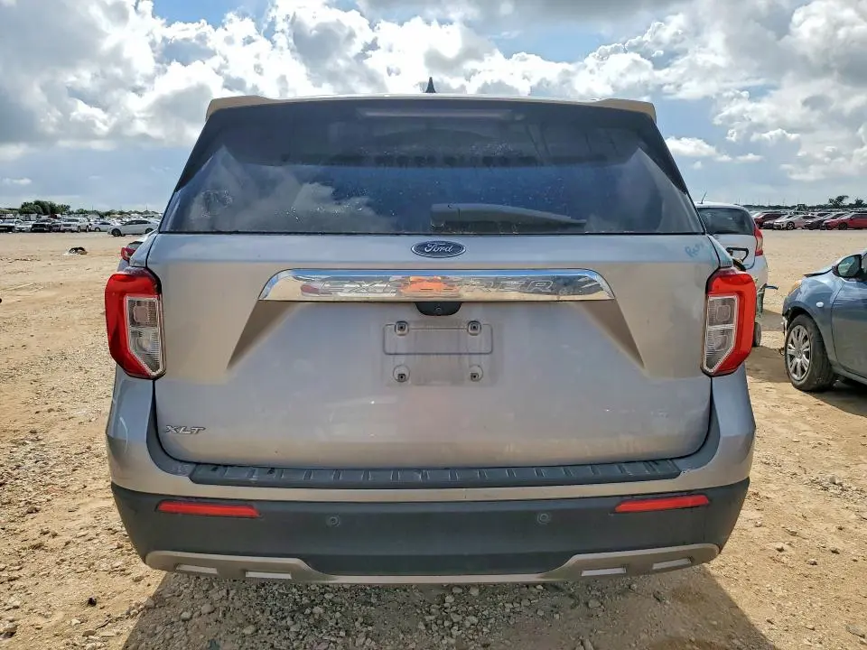 2022 FORD EXPLORER XLT  