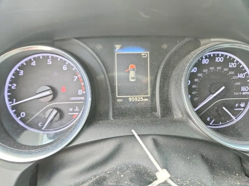 2019 TOYOTA CAMRY SE  