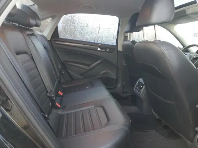 2013 VOLKSWAGEN PASSAT SE