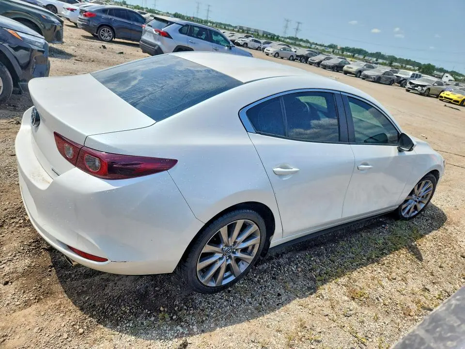 2022 MAZDA 3 SELECT  