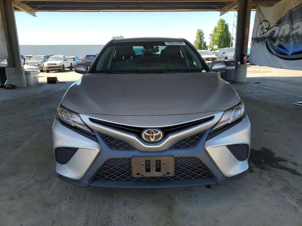 2018 TOYOTA CAMRY SE  