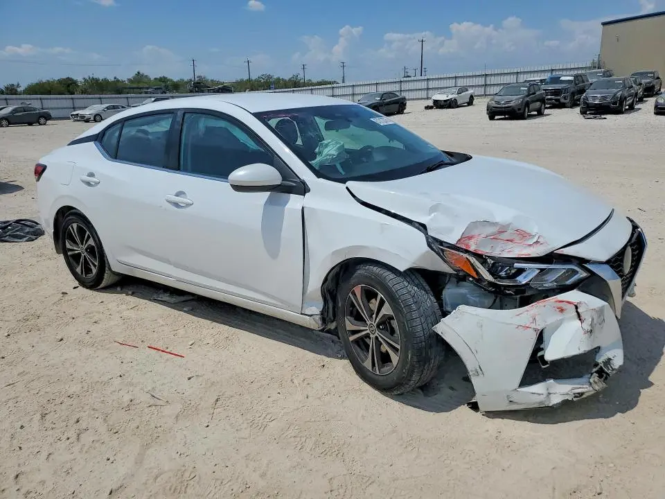 2022 NISSAN SENTRA SV  
