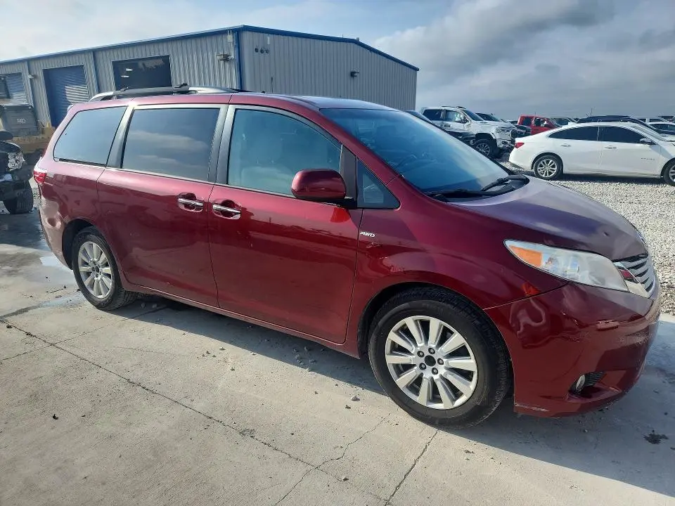 2017 TOYOTA SIENNA XLE PREMIUM 7-PASSENGER  
