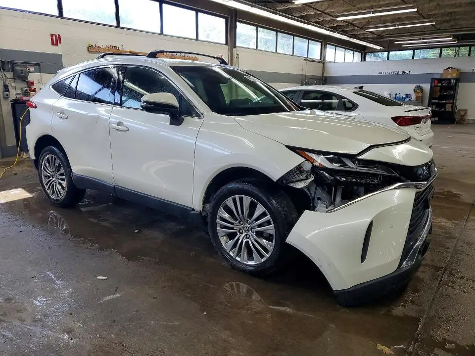 2022 TOYOTA VENZA XLE  