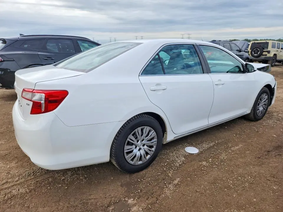 2014 TOYOTA CAMRY LE  