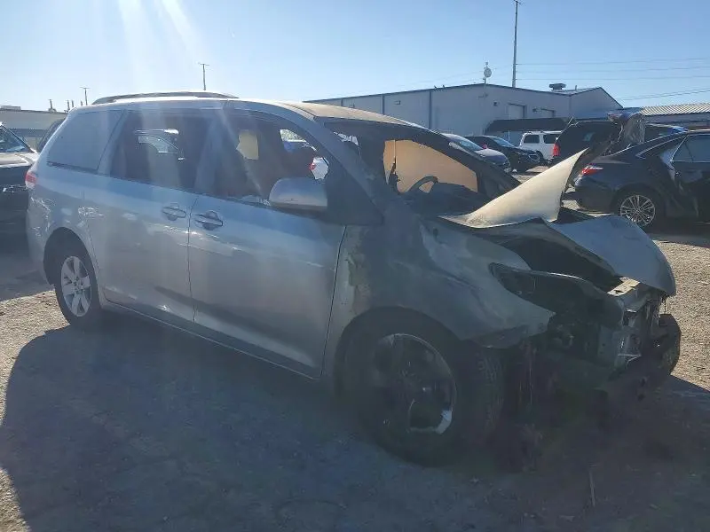 2011 TOYOTA SIENNA LE  