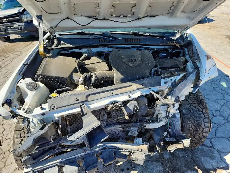 2017 TOYOTA TACOMA SR5 V6  