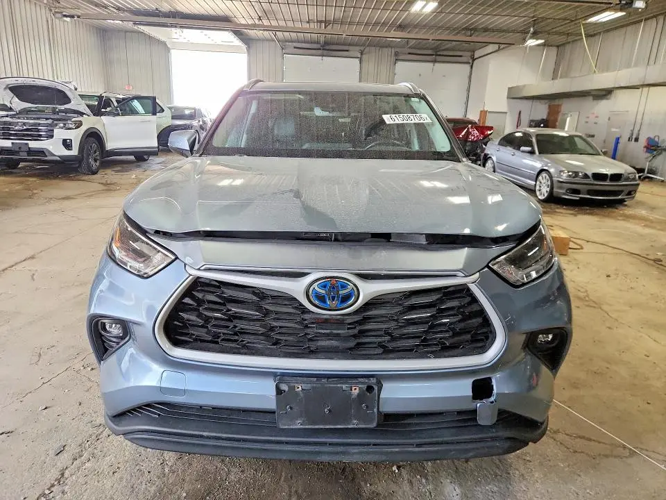2021 TOYOTA HIGHLANDER HYBRID XLE  