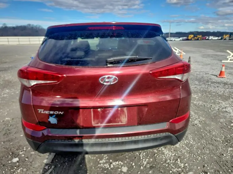 2016 HYUNDAI TUCSON SE  
