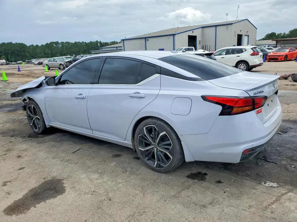2025 NISSAN ALTIMA SR  