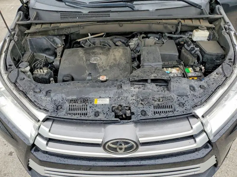 2019 TOYOTA HIGHLANDER XLE  