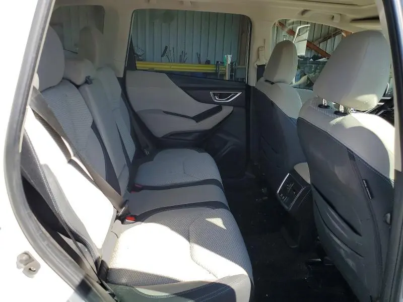 2021 SUBARU FORESTER   