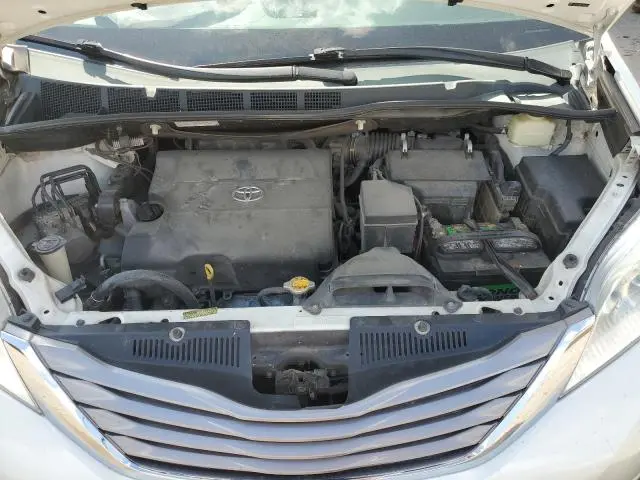 2015 TOYOTA SIENNA XLE  