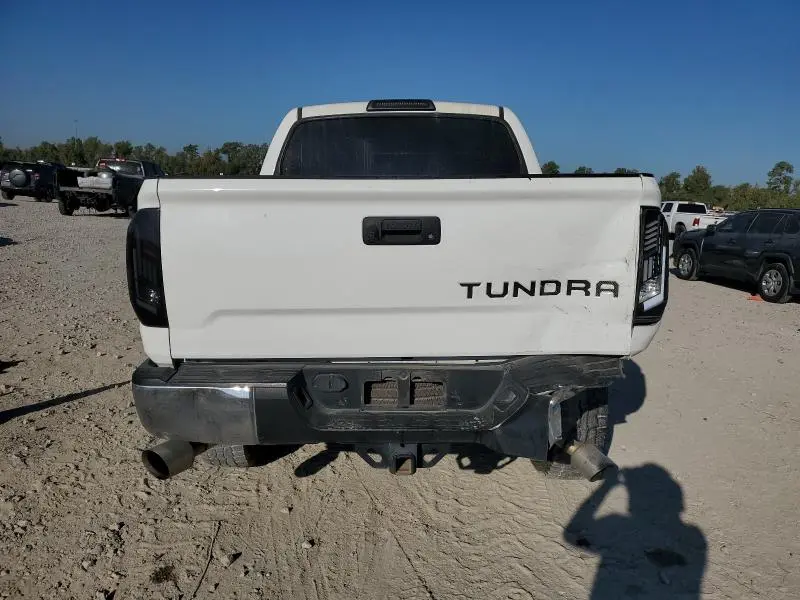 2015 TOYOTA TUNDRA CREWMAX SR5  