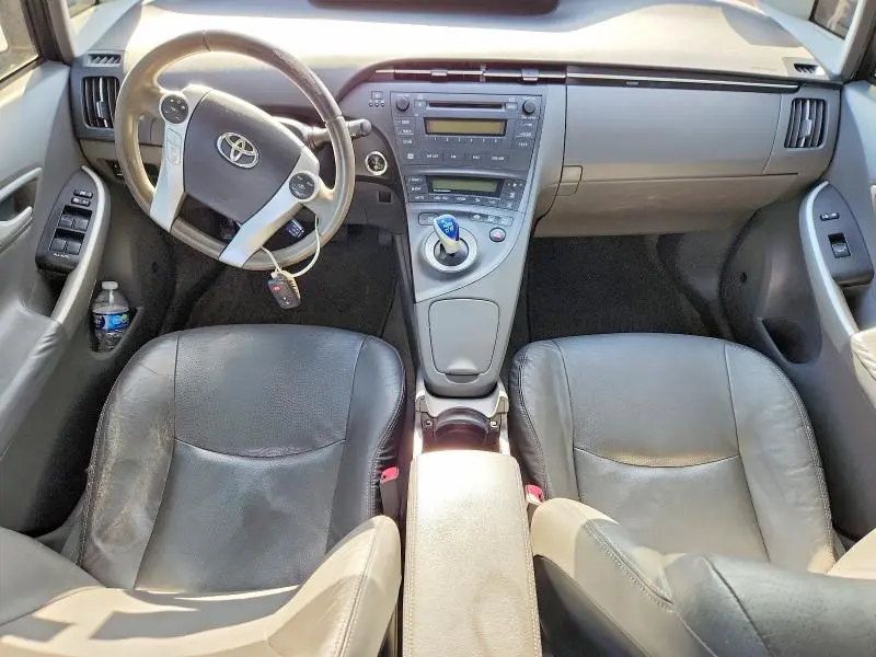 2010 TOYOTA PRIUS V  