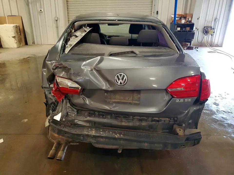 2012 VOLKSWAGEN JETTA SE  