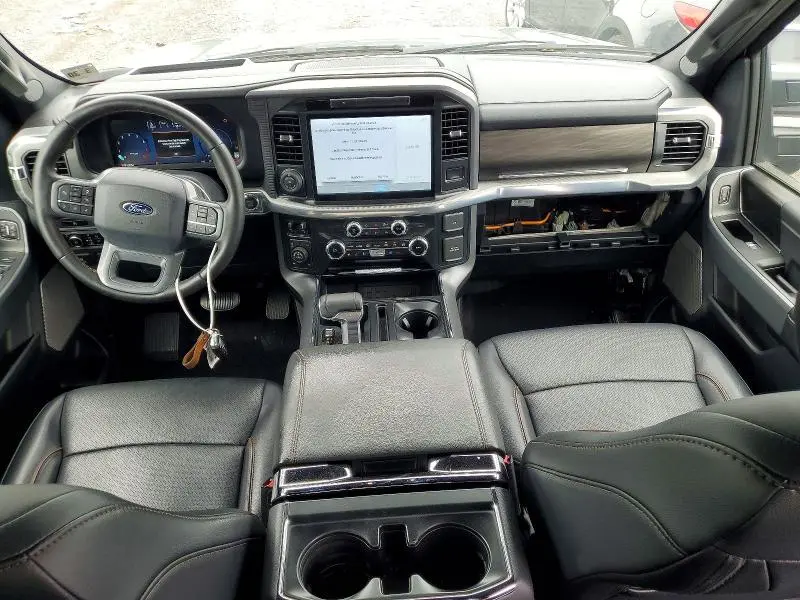 2025 FORD F150 LARIAT  