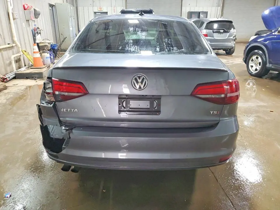 2016 VOLKSWAGEN JETTA SPORT  