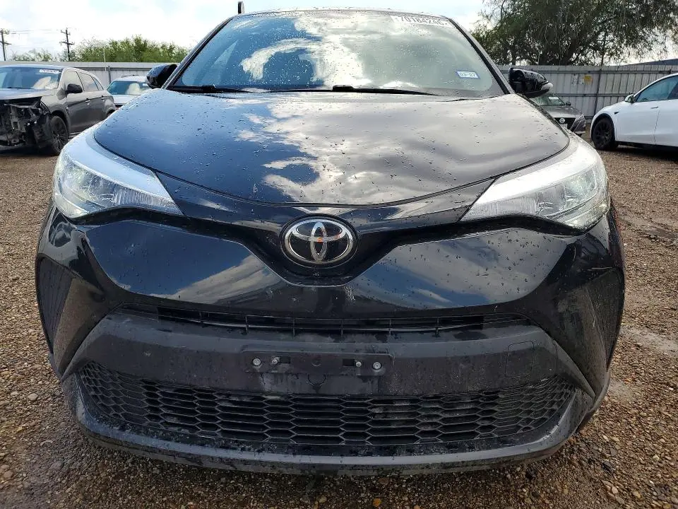 2021 TOYOTA C-HR XLE  