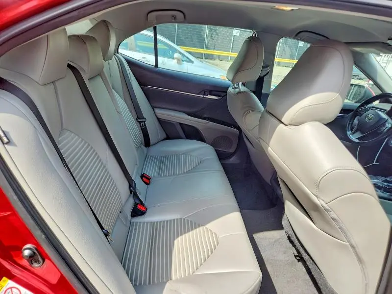 2019 TOYOTA CAMRY SE  