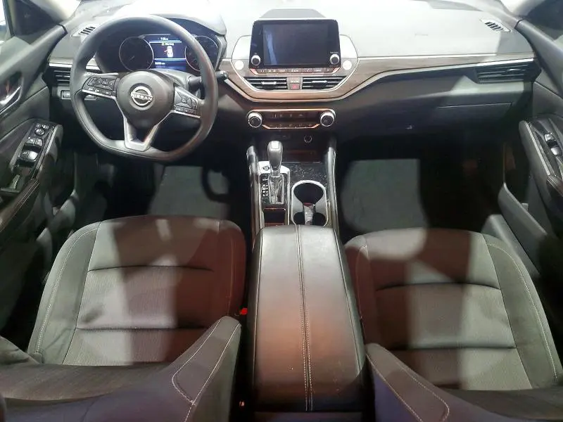 2023 NISSAN ALTIMA SV  