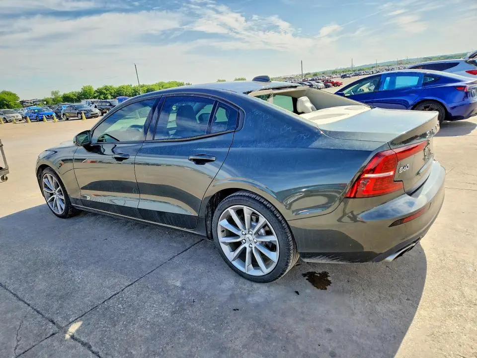 2020 VOLVO S60 T5 MOMENTUM  