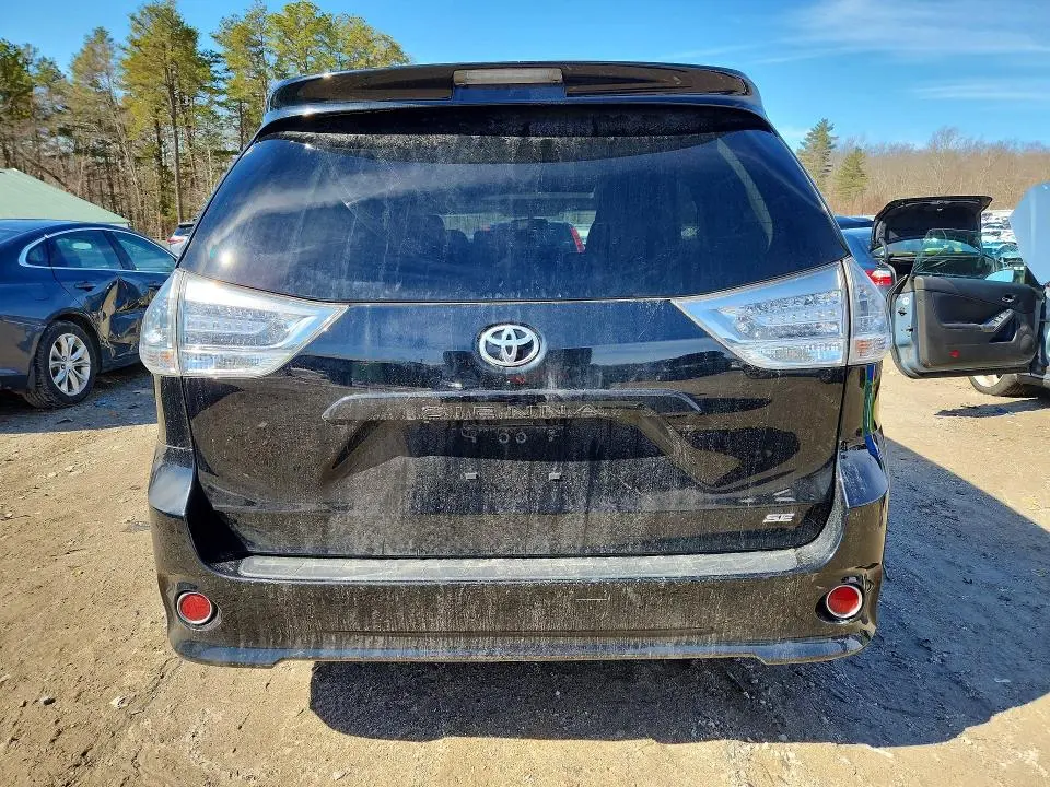 2017 TOYOTA SIENNA SE 8-PASSENGER  