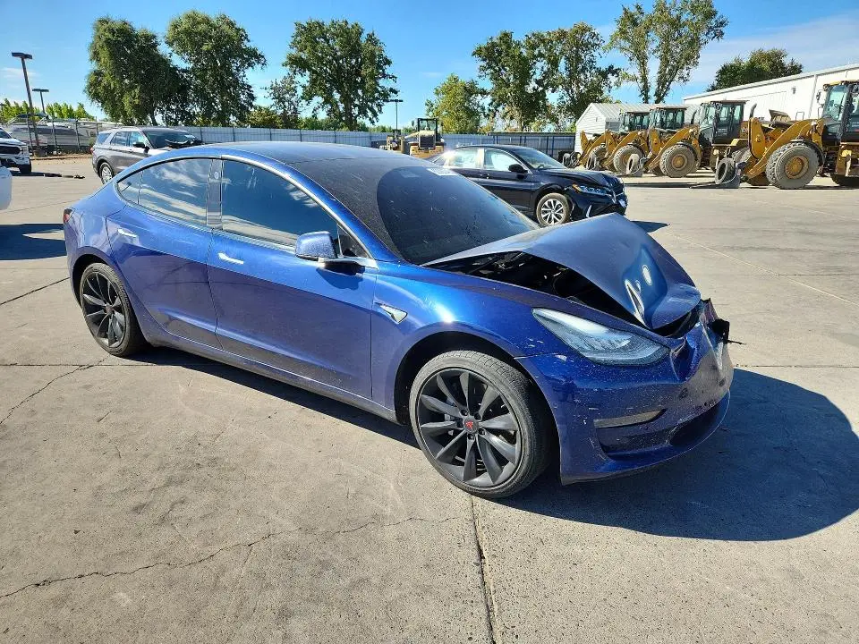 2018 TESLA MODEL 3   