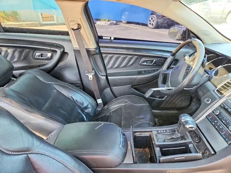 2010 FORD TAURUS LIMITED  