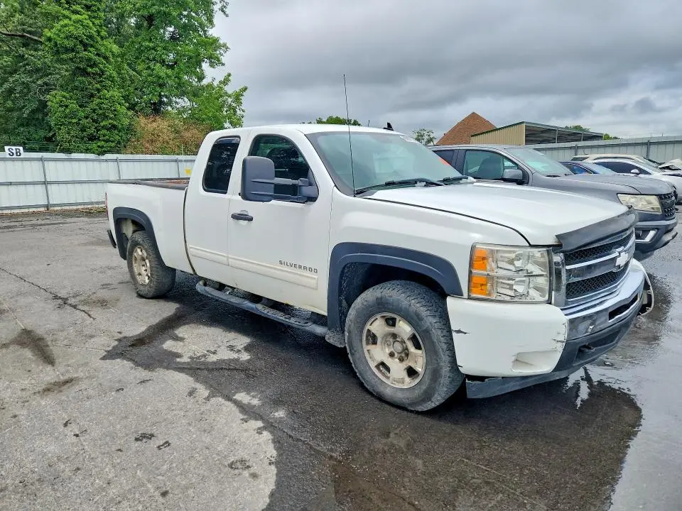 2011 CHEVROLET SILVERADO K1500 LT  