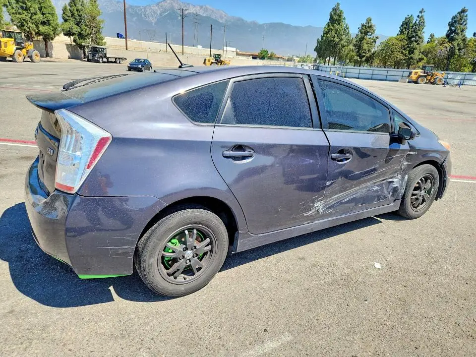 2011 TOYOTA PRIUS TWO  