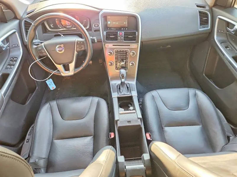 2016 VOLVO XC60 T5 PREMIER  