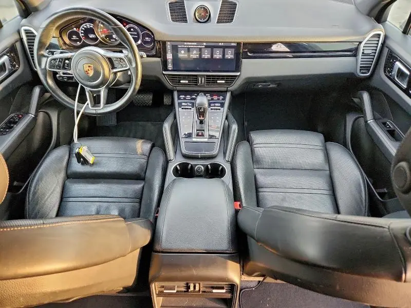 2019 PORSCHE CAYENNE   