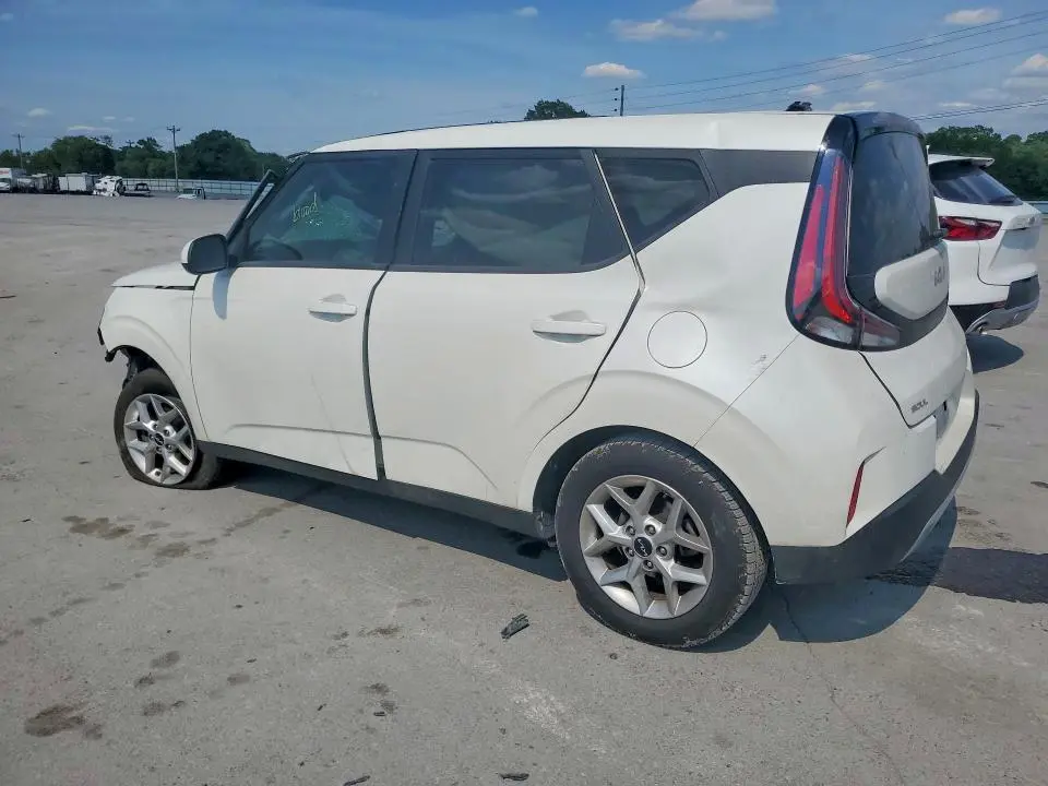 2023 KIA SOUL LX  
