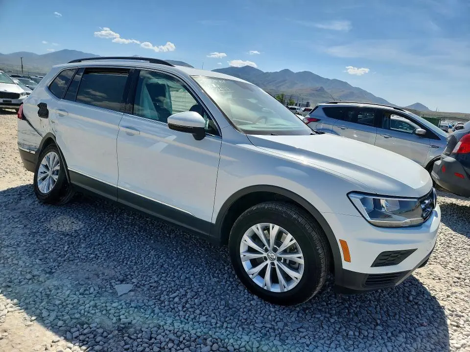 2020 VOLKSWAGEN TIGUAN SE  