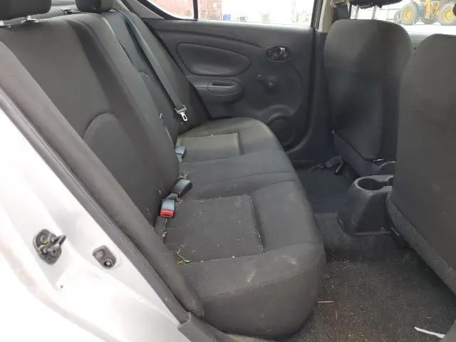 2019 NISSAN VERSA S  